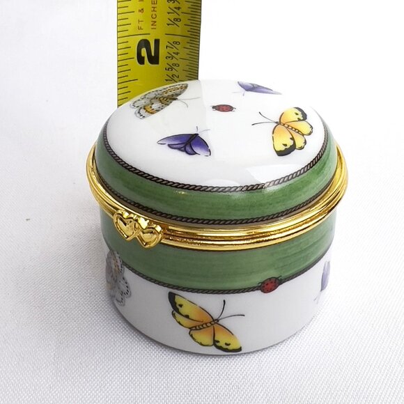 Butterfly Porcelain Trinket Box Green & White Hinged with Gold Heart Clasp - Picture 10 of 12